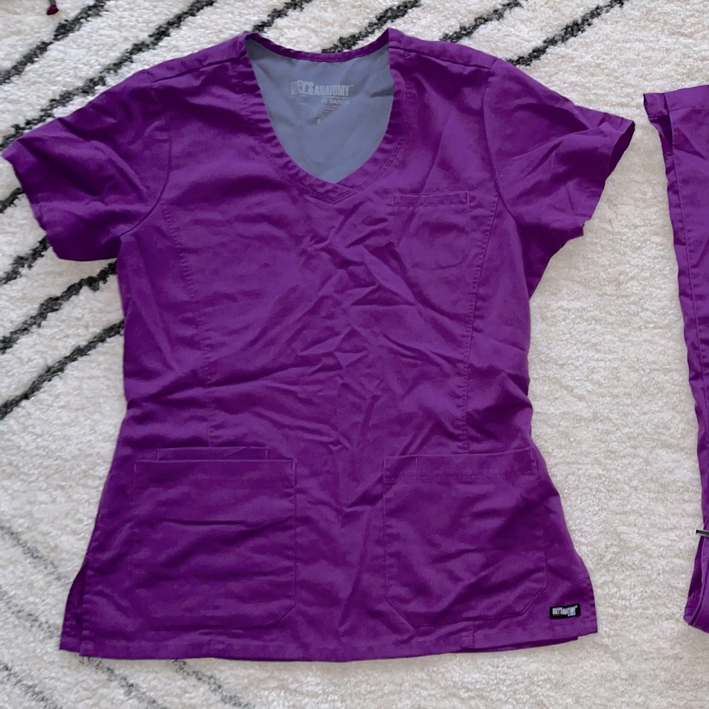Grey’s Anatomy scrub top Purple Size Small